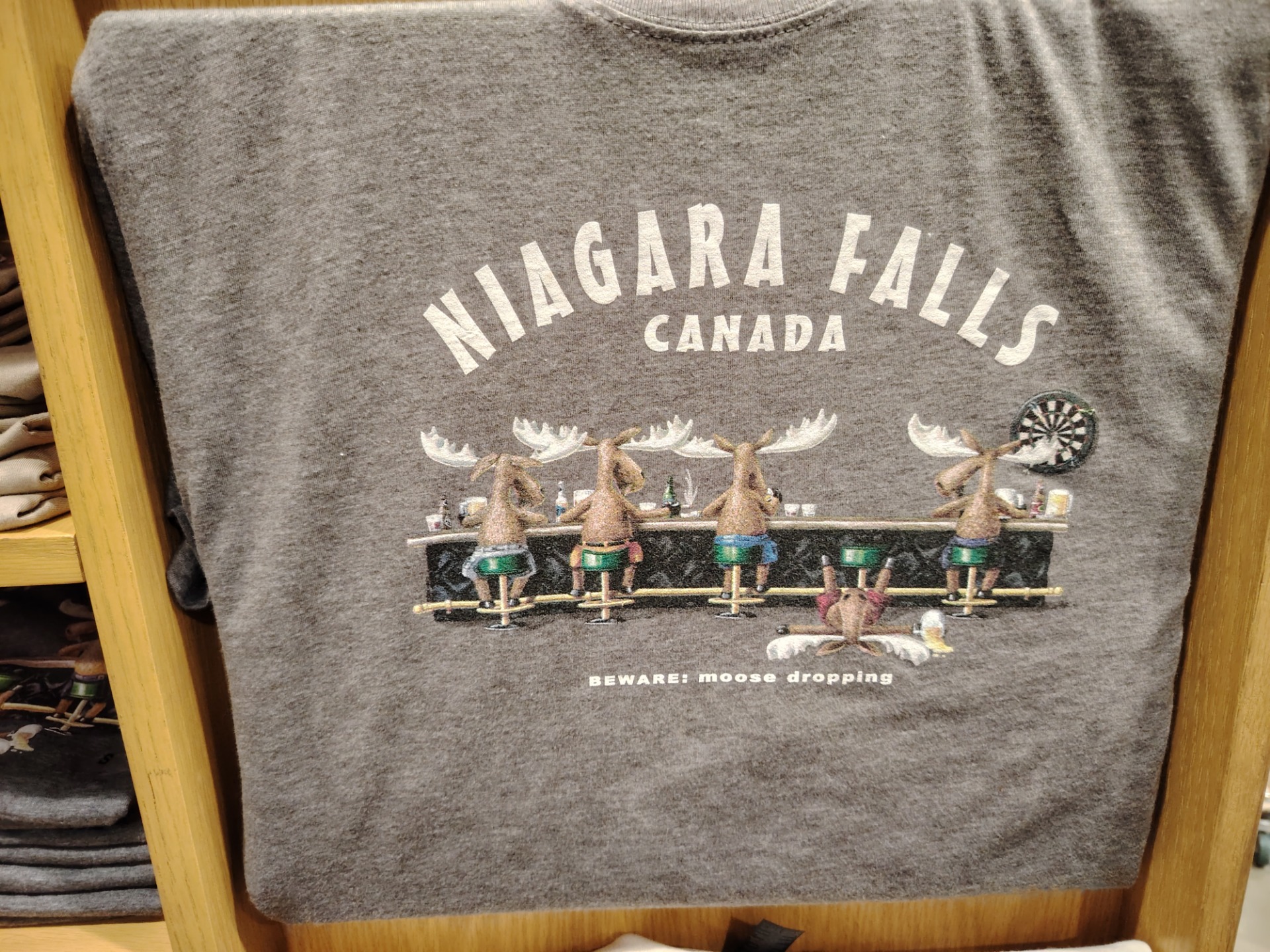 Upozornění, vysoká (jeleni) padá/jí